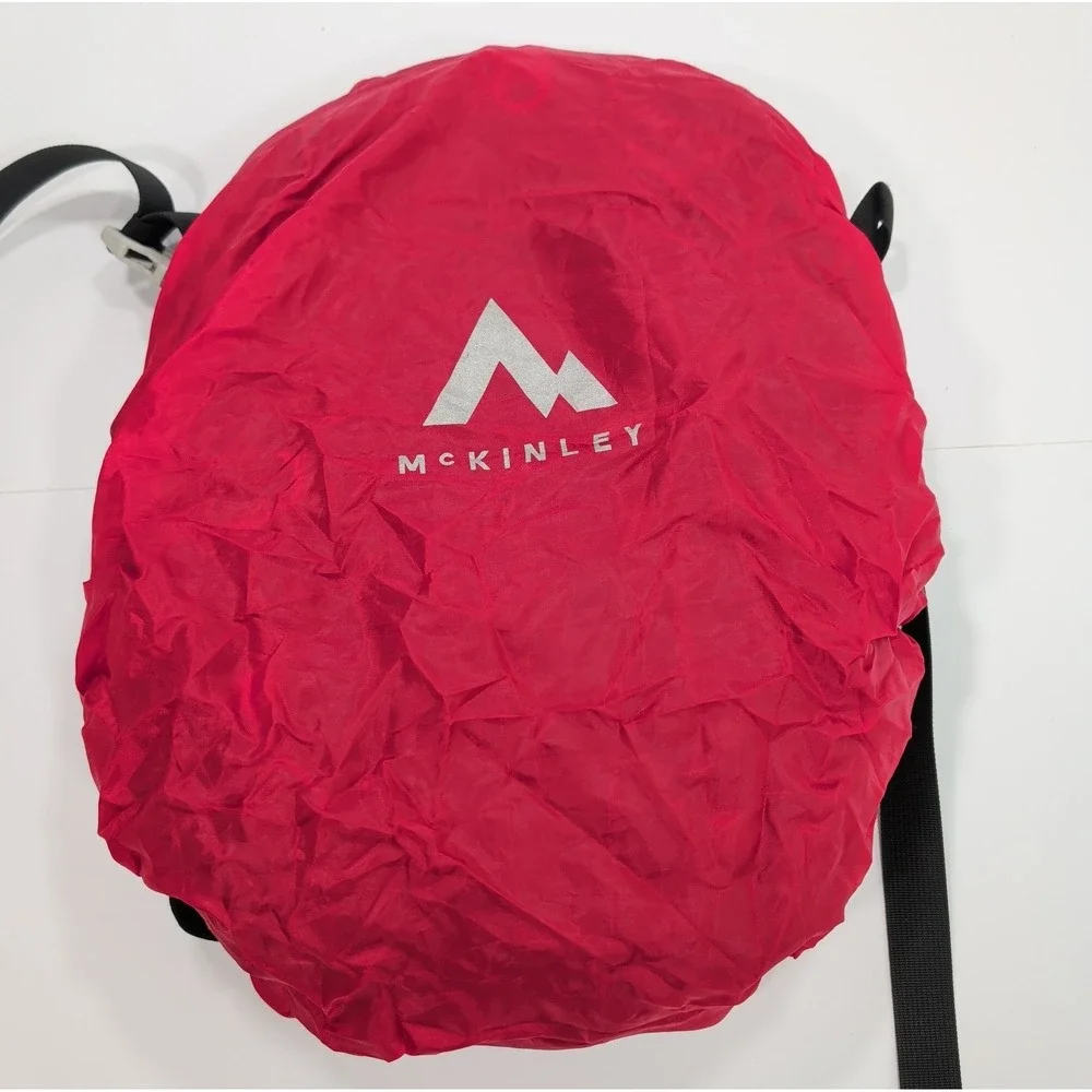 McKinley Cross CT 20 Daypack - 20L Hiking & Travel Backpack - Black
